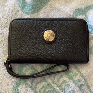 Tommy Hilfiger Leather Wristlet